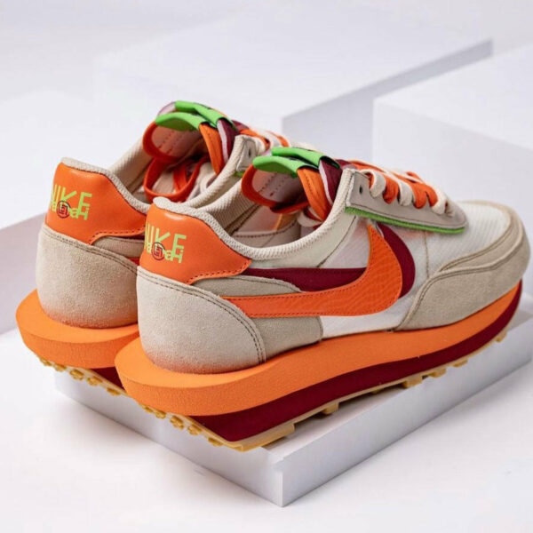 Nike Waffle Sacai Orange Pers.